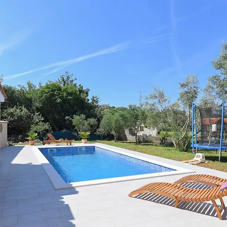 Вилла Ulika Gabonjin